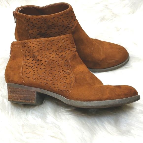 Carlos by Carlos Santana Brett Ankle Bootie 6m - Picture 1 of 12